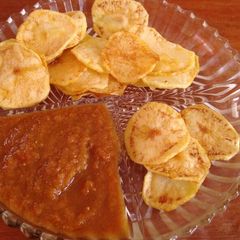 A picture of Potato crisps with tomatoes garlic sauce #Mombasa Potato contest.