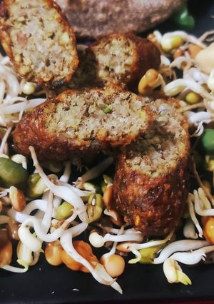 A picture of Mix sprout Falafal.