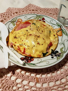Una foto de Omelette (de claras) caprese y jengibre