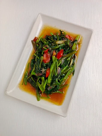 Cara Mudah Membikin Resep Tumis Kangkung Saos Tiram yang  Bikin Ketagihan Anti Ribet, Sempurna