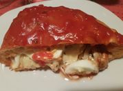 Una foto de jamón cocido pollo tomate frito
