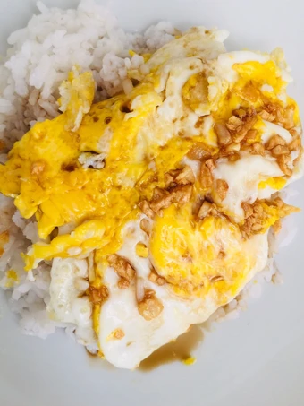 Langkah Mudah untuk Menyiapkan Resep 28. Nasi telor ceplok khas pontianak yang Sempurna Anti Ribet, Menggugah Selera