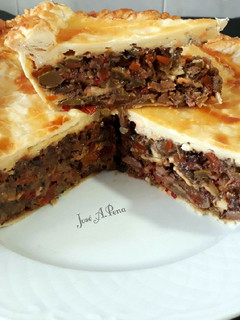 Una foto de Quiche de carne con verduras y quesos