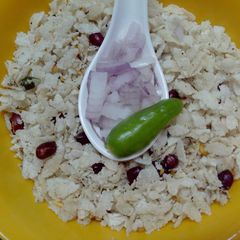 A picture of Fried poha chiwda(flattened rice).