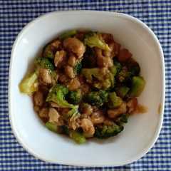 Ayam Brokoli Saus Tiram রেসিপির প্রধান ছবি