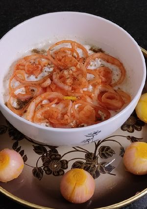 A picture of Onion Raita.