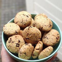 Almond chip cookies (glutenfree/vegetarian) A picture of Almond chip cookies (glutenfree/vegetarian).