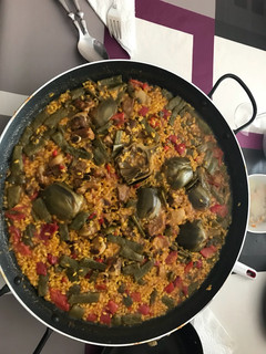 Una foto de Paella de costillas y verduras (para 4 personas)