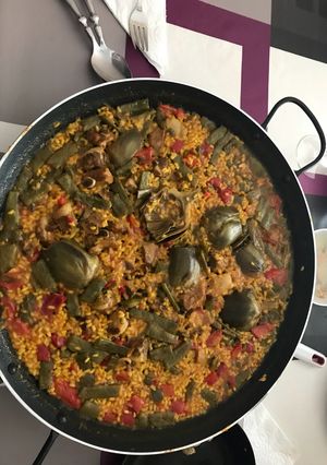 Una foto de Paella de costillas y verduras (para 4 personas)