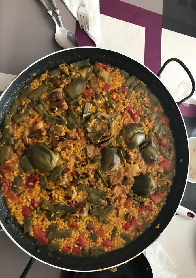 Una foto de Paella de costillas y verduras (para 4 personas)