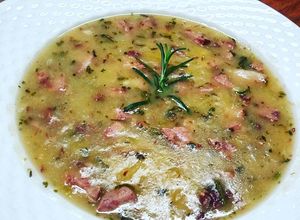 Foto de Sopa de Mandioca com Charque e Linguiça Calabresa