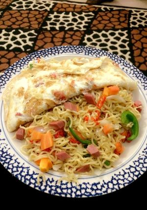 A picture of Noodles and Omelette.