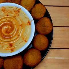 A picture of Hummus.