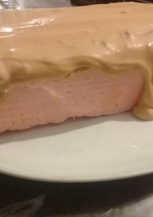 Una foto de Pionono Helado de Frutilla