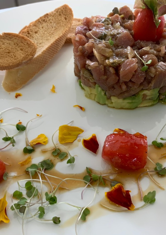 Una foto de Tartar de atún