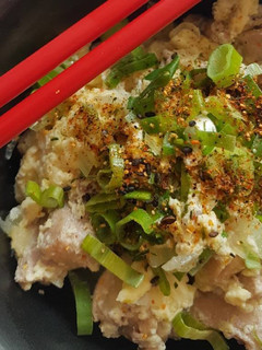 A picture of Oyakodon.