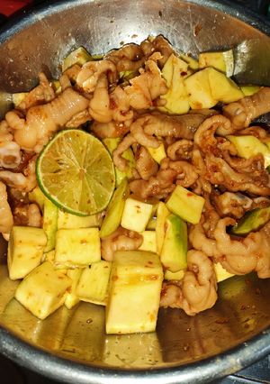 Hình của món Chân gà sốt Thái.