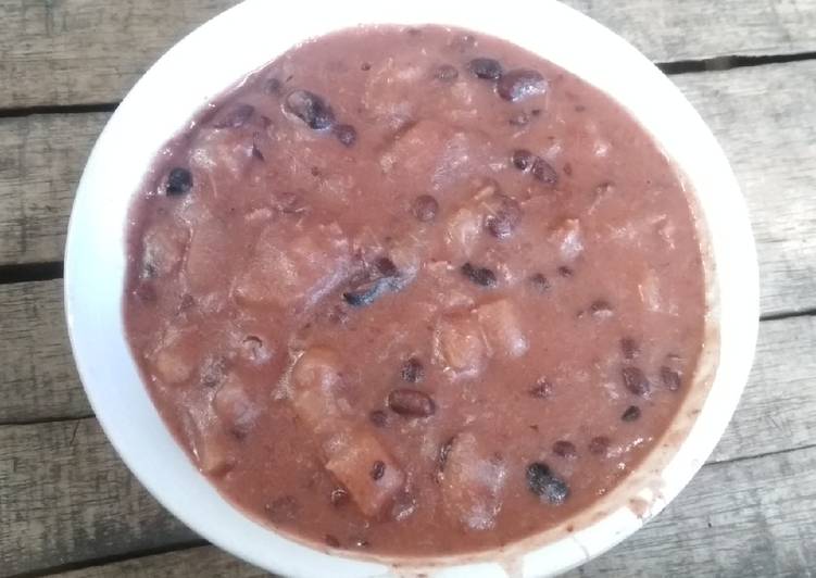 Wa'ai Goe (Bubur Singkong Kacang Hitam)