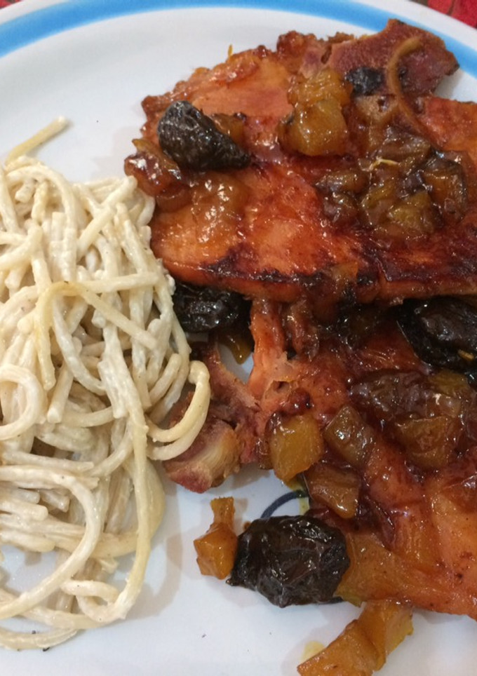 Una foto de Chuletas ahumadas en salsa mango-habanero