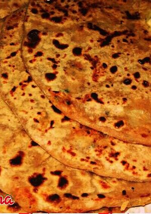A picture of Rice Papad Paratha.