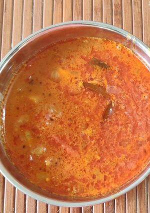 தக்காளி வெந்தய குழம்பு (thakkali Venthaya Kulambu Recipe in Tamil) செய்முறை முக்கிய புகைப்படம்