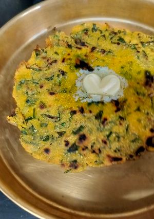 मक्का मेथी पराठा रेसिपी मुख्य फोटो