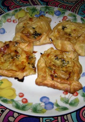 Una foto de Empanadas de roquefort y cebolla