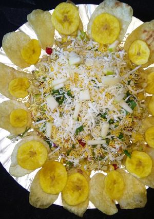 A picture of Crispy fruit chat.