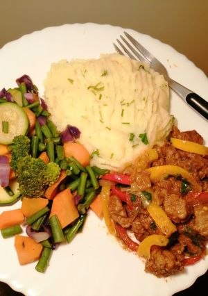 A picture of Mashed Potatoes with Beef and Vegetables #TheMeChallenge.