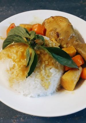 Hình của món Cà ri gà.