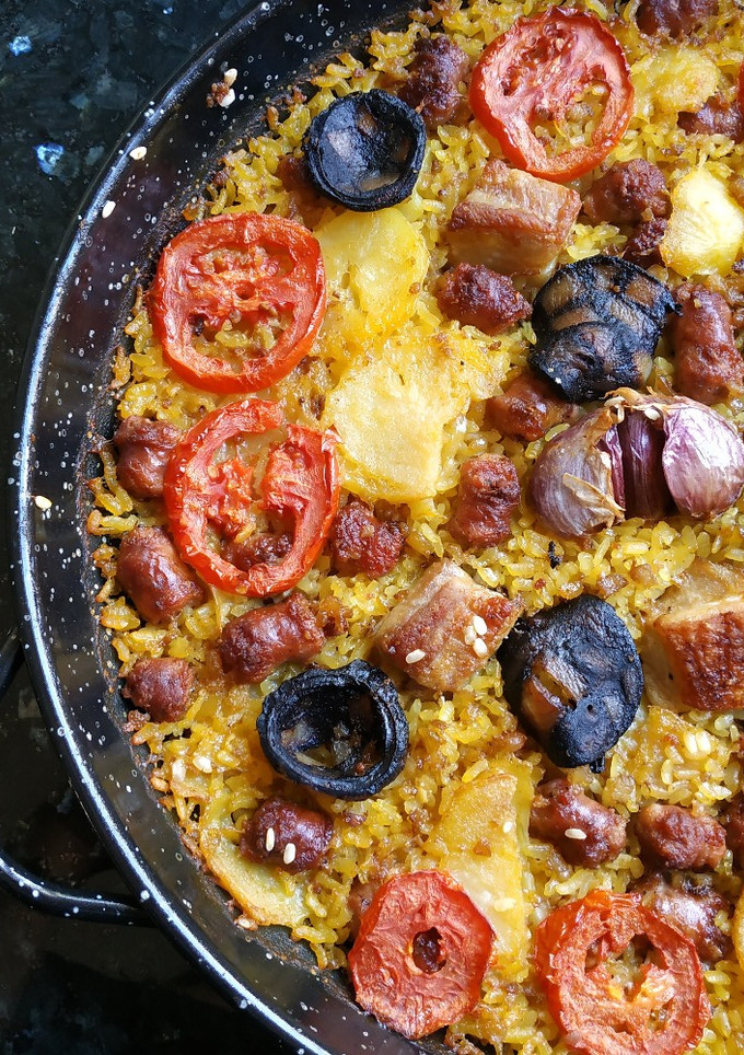 Una foto de Arroz al horno con embutido
