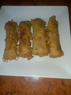 A picture of Chicken bread rolls.