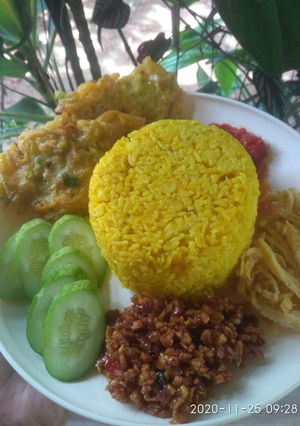Foto resep Nasi kuning rice cooker