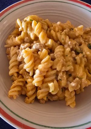 Egyserpenyős tejszínes-darált húsos tészta recept fotója