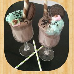 A picture of Oreo Monster Smoothie.