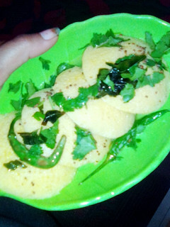 खमन ढोकला (Khaman dhokla recipe in hindi) रेसिपी मुख्य फोटो