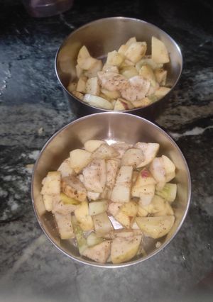 फ्रूट चाट(FRUIT CHAAT RECIPE IN HINDI) रेसिपी मुख्य फोटो