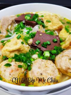 Hình của món Bún riêu tôm thịt.