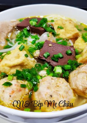 Hình của món Bún riêu tôm thịt.