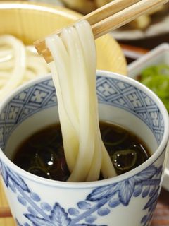 A picture of Easy Vegan Udon Noodle Soup, made with Shiitakepowder.