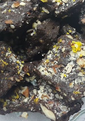 Una foto de Bocados de chocolate con avellanas a la naranja