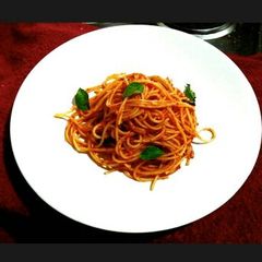 A picture of Spaghetti in Basil Flavoured Sauce.
