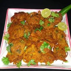 A picture of Besan ke pakorry!!.