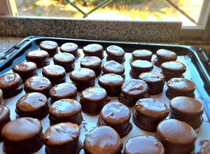 Una foto de Alfajores de chocolate