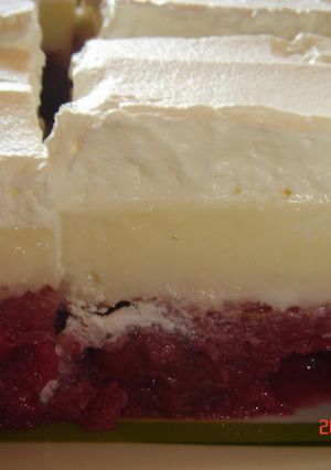 Meggyes habos recept fotója