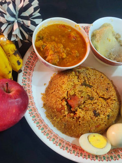 சிக்கன் தேங்காய் பால் தம் பிரியாணி(coconut milk chicken biryani recipe in tamil) செய்முறை முக்கிய புகைப்படம்