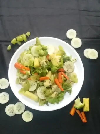 Easy Way Prepare Salad summer delight from veggie and fruit garden the Delicious Can spoil the tongue