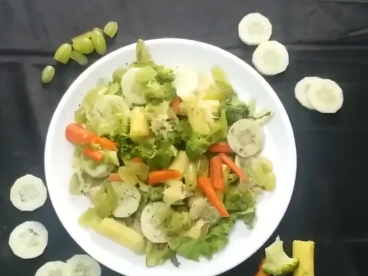 Easy Way Prepare Salad summer delight from veggie and fruit garden the Delicious Can spoil the tongue