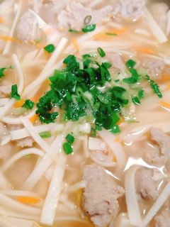 紅蘿蔔筍絲肉羹湯 的食譜成品照片