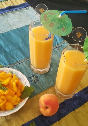 A picture of Mango & Peach Smoothie.